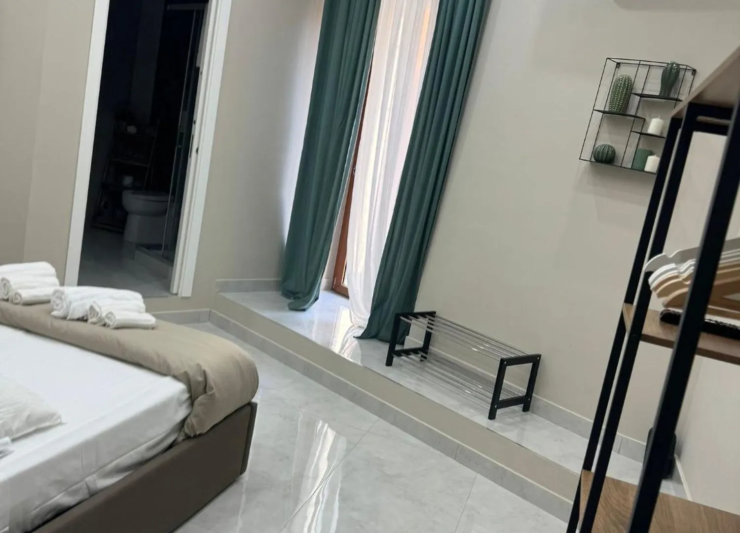Royal Dream Bed & Breakfast Naples