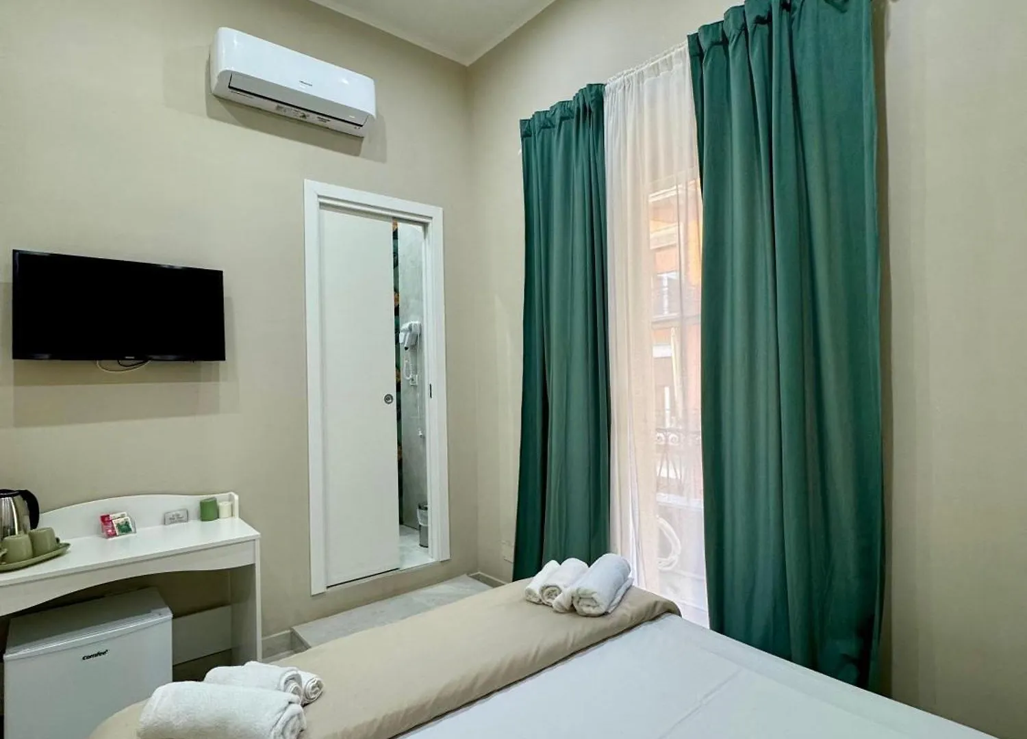 Royal Dream Bed & Breakfast Naples Italy